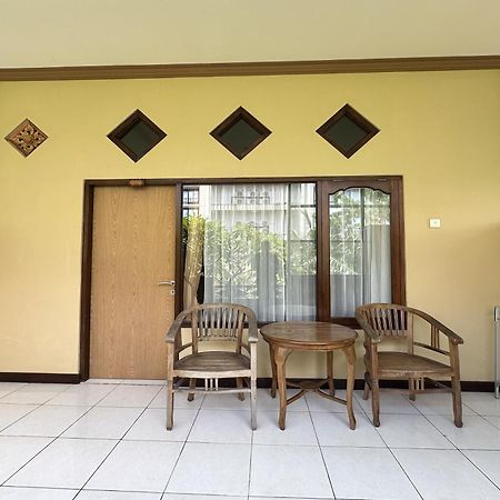 Taxa Raya Guest House Legian Exteriör bild