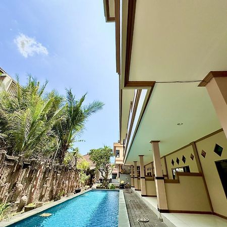 Taxa Raya Guest House Legian Exteriör bild