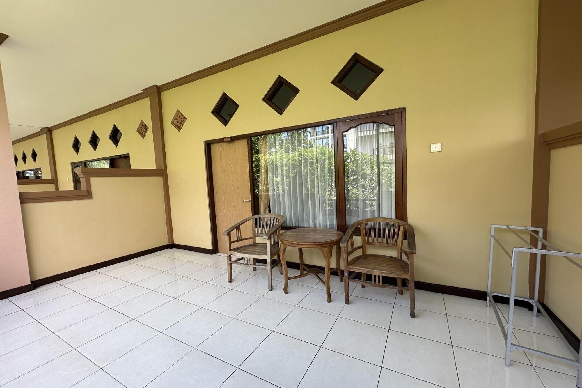 Taxa Raya Guest House Legian Exteriör bild