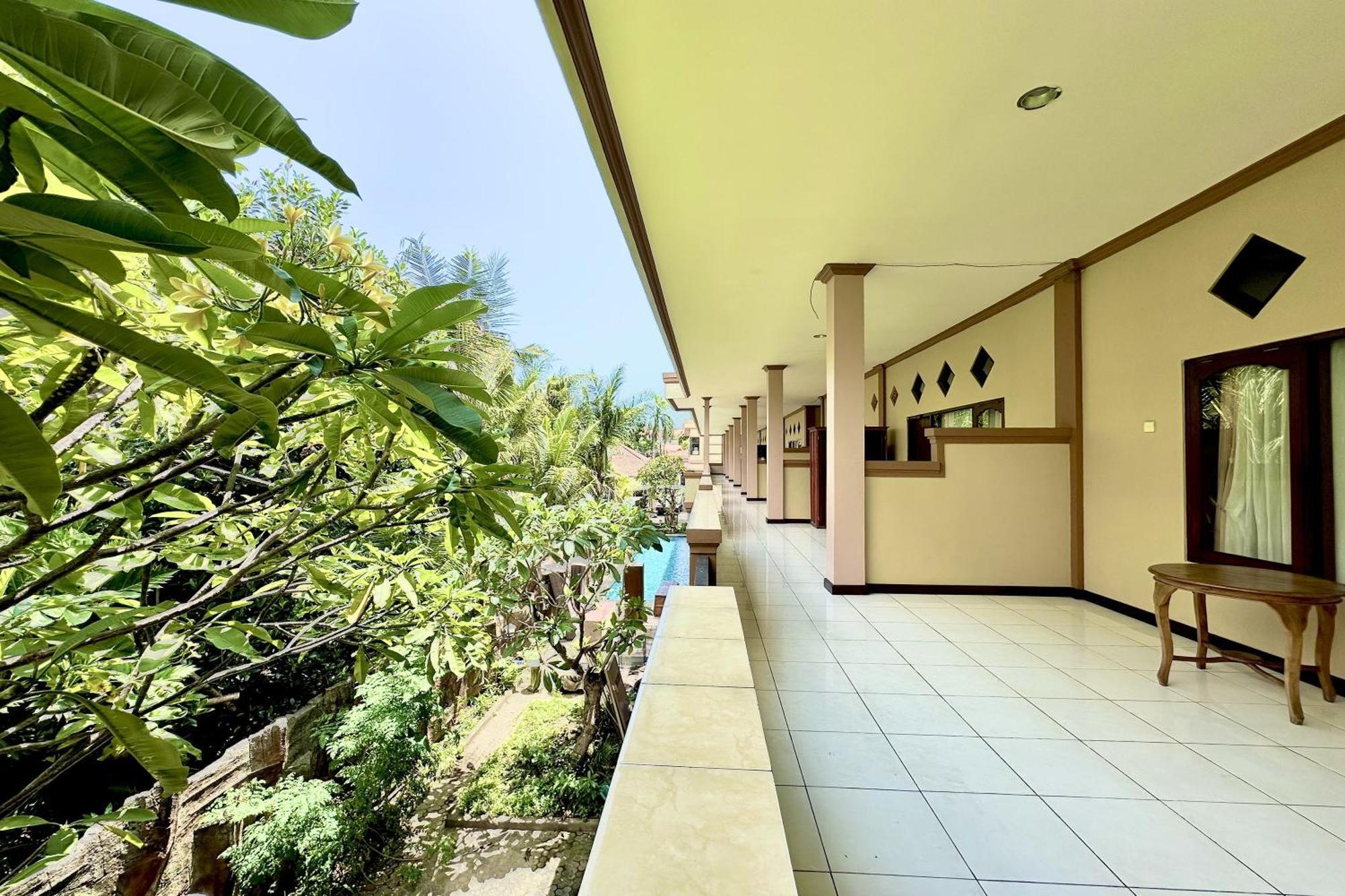 Taxa Raya Guest House Legian Exteriör bild